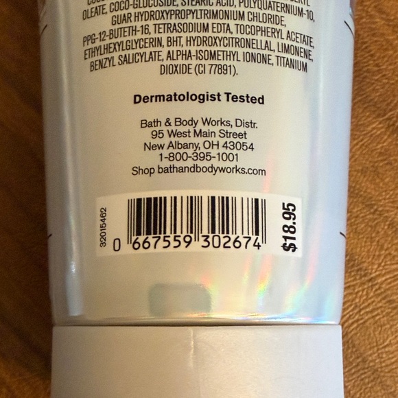 Bath & Body Works Platinum Moisturizing Body Wash and Hydration Body Cream - Picture 9 of 11